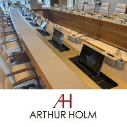 Индивидуальный подход Arthur Holm в зале заседаний совета директоров Qatar Petroleum District, анонс