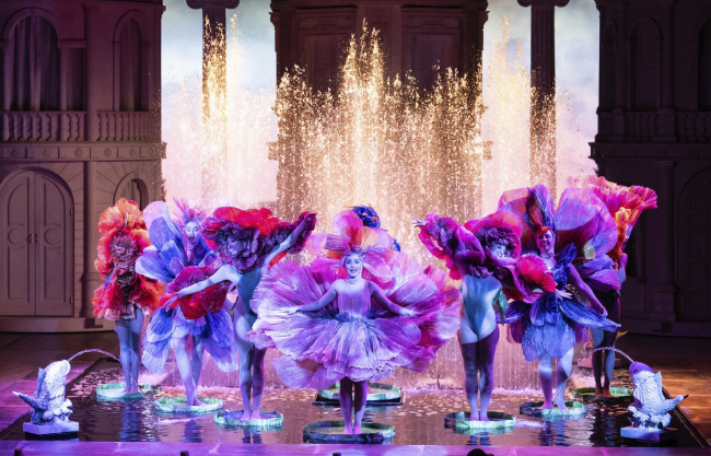 Лидо, главный музыкальный театр на Елисейских полях, вновь открыт c освещением Elation, фото-3