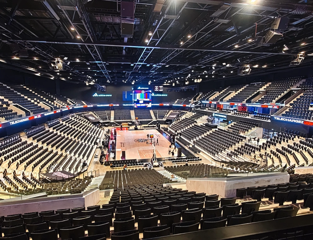 Digital Projection сияет на спортивной арене Adidas, фото-4