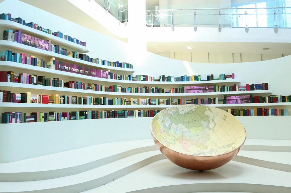 Университет Ахмад Дахлан оснащен дисплеями Philios