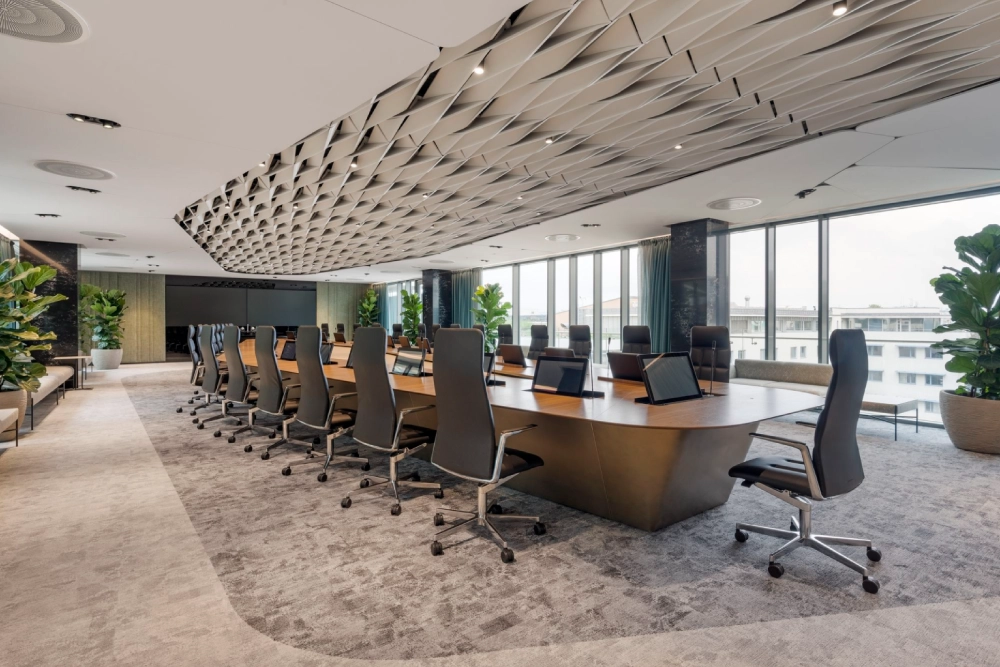 Arthur Holm объединил дизайн с инновациями в OTP Bank, фото-2