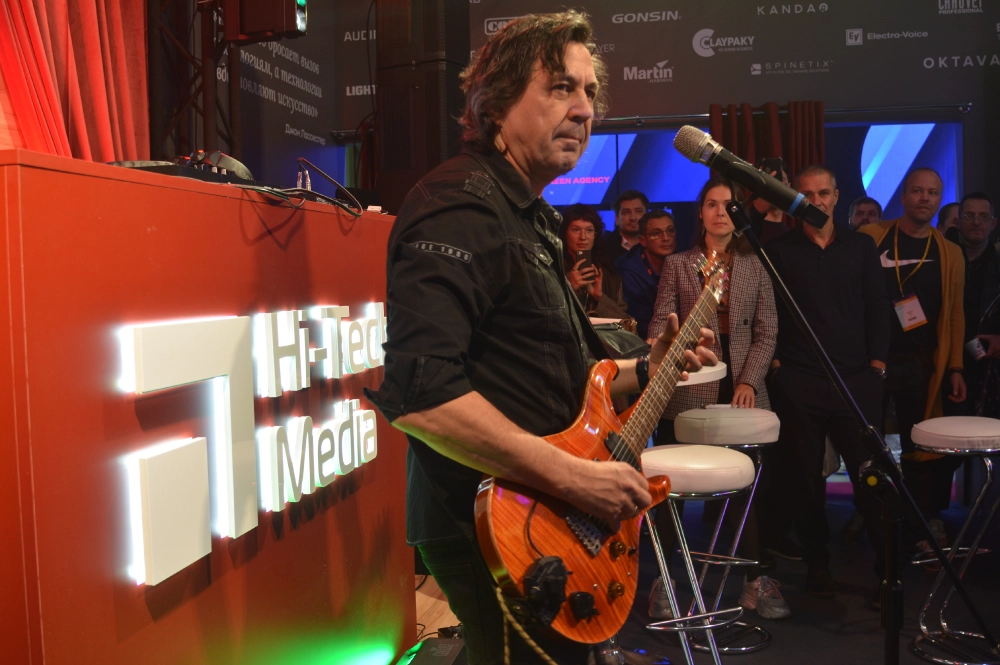 Дмитрий Малолетов покорил посетителей стенда Hi-Tech Media на выставке Light+Audio Tec, фото-3