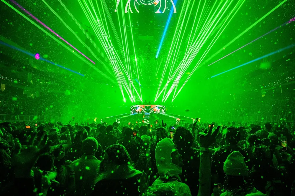 Гибридные приборы CHAUVET Professional для панорамного шоу
