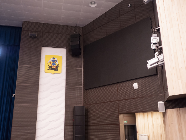 Зал Правительства Архангельской области, вид на правую зону зала Зал Правительства Архангельской области, вид на правую зону зала