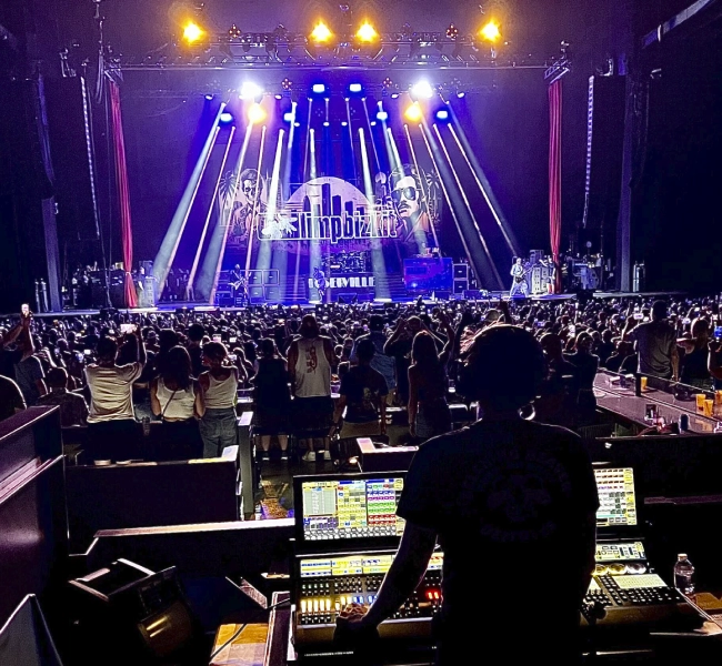 Claypaky Xtylos блистают в туре Limp Bizkit, фото-3 