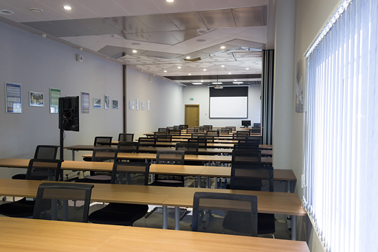 Зона с проектором 