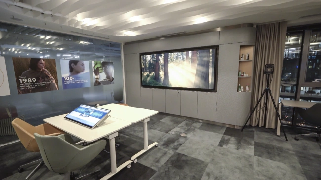 L'Oréal создает современное офисное пространство с дисплеями Pana, фото-2