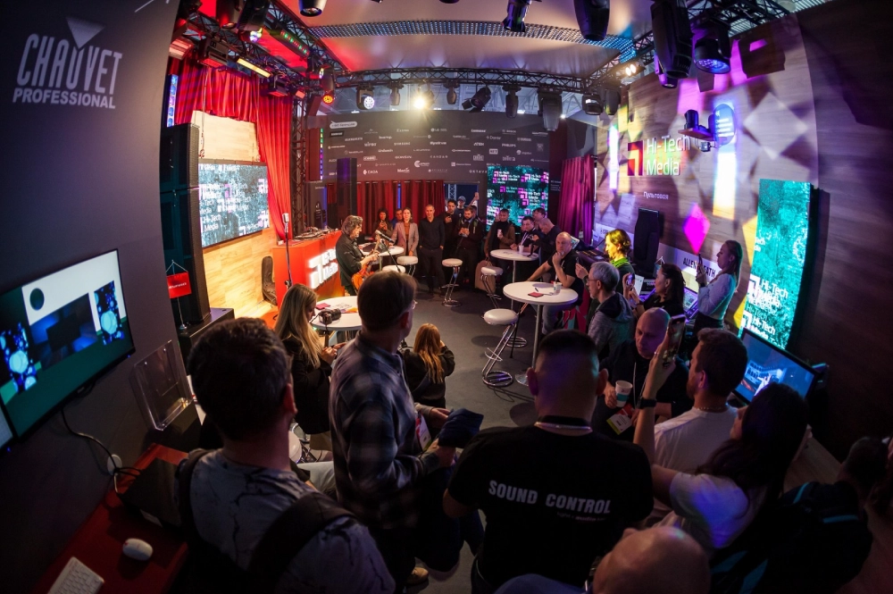 Дмитрий Малолетов покорил посетителей стенда Hi-Tech Media на выставке Light+Audio Tec, фото-8