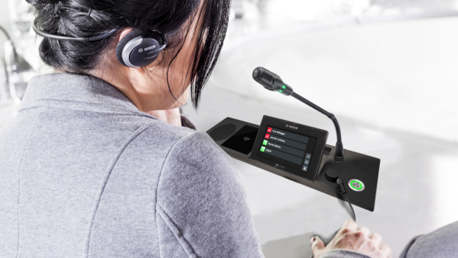 Пополнение в линейке продуктов Bosch: врезные кастомизированные дискуссионные устройства DICENTIS