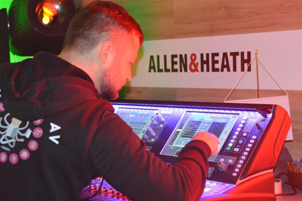 Allen&Heath SQ-Rack | Hi-Tech Media представляет театр современных технологий на Light+Audio Tec 25, foto-25