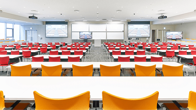 Коллоквиум – это не только современный конференц-зал, но и экспериментальный центр для внедрения новейших аудиовизуальных решений