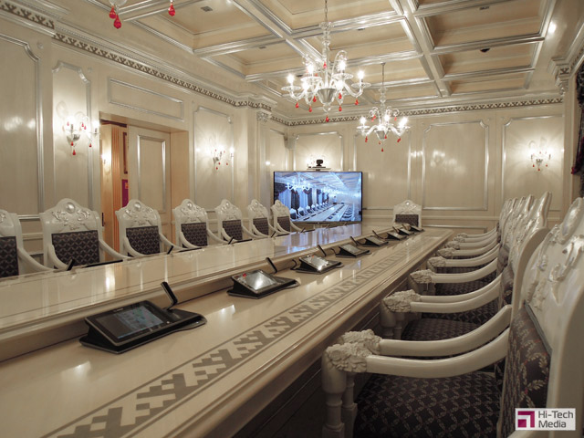 Конференц-система в зале заседаний комплекса Ямальский